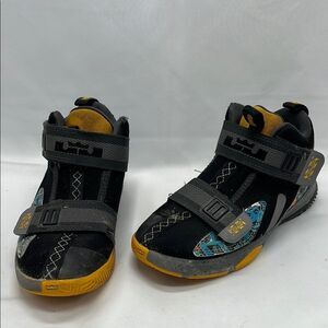Black Graphic Nike LeBron Soldier 13 Basketball Shoes